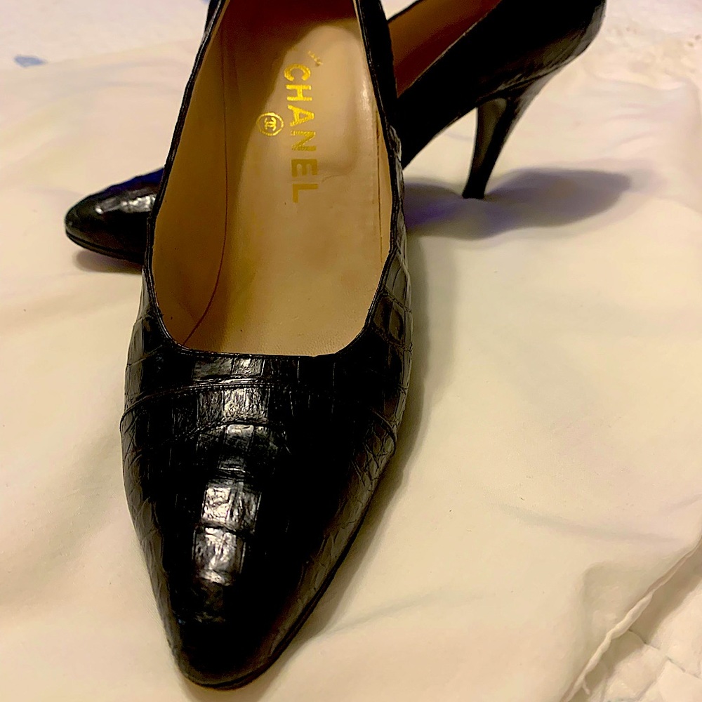 Vintage Chanel Alligator Croc Pumps